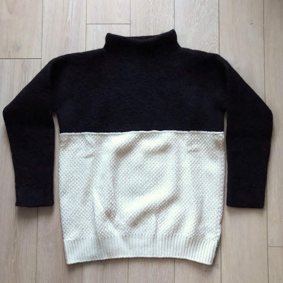 Escada Sport Wool Blend Mock Neck Colorblock Sweater in Black & White Size L - Picture 1 of 13